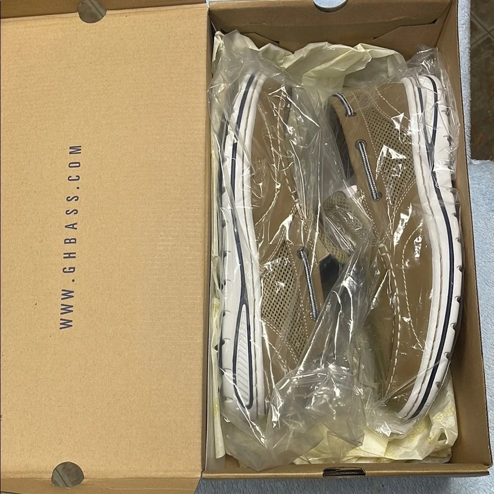G.H. Bass & Co. Brown and White Boat Shoes with Moccasin Toe - Picture 9 of 10